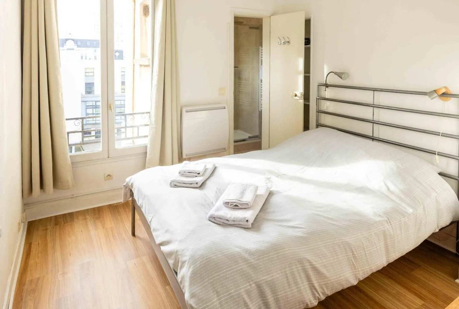 Well Located Apartment In Paris 0*,